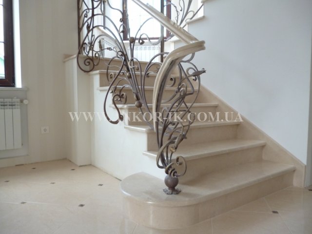 Marble-stairs-Лестницы-мраморные-Сходи-мармурові