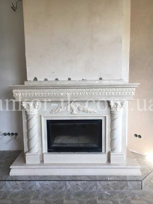 Marble fireplace Камин из мрамора Камін із мармуру