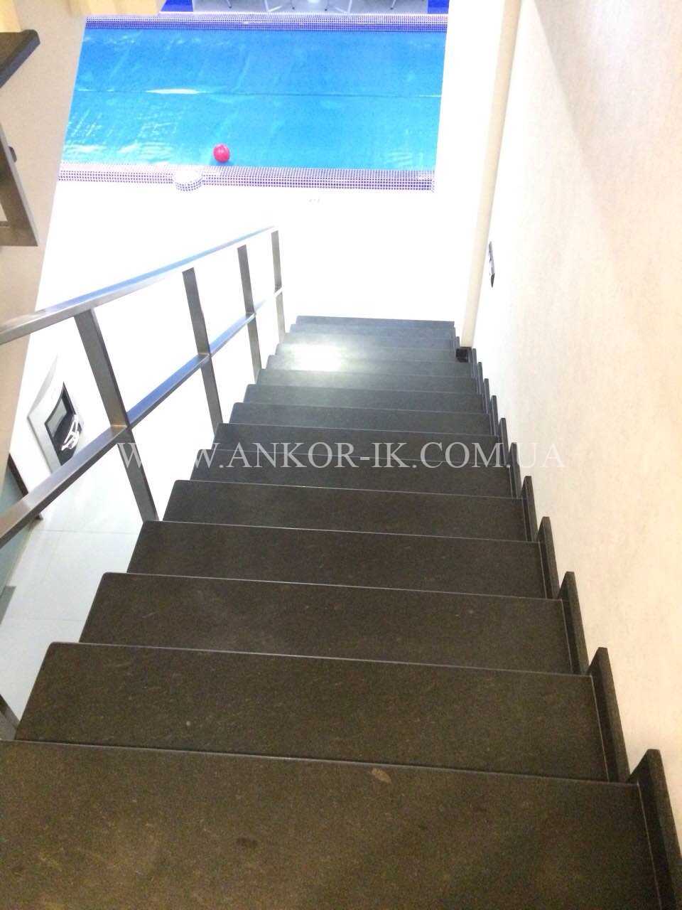 Marble-stairs-Лестницы-мраморные-Сходи-мармурові