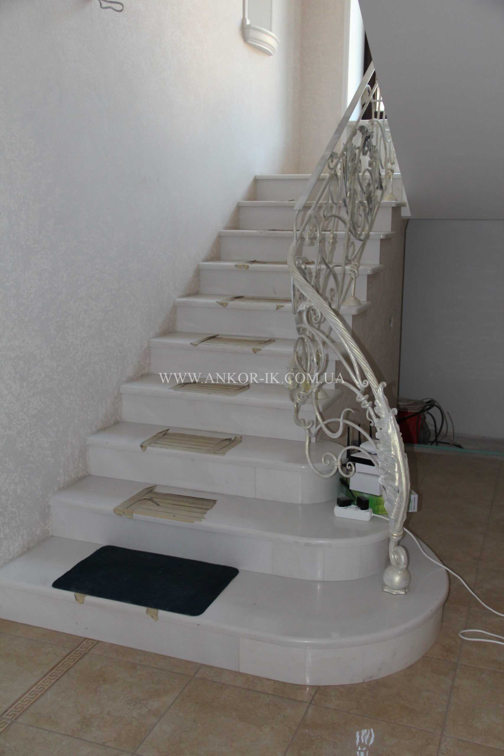 Marble-stairs-Лестницы-мраморные-Сходи-мармурові